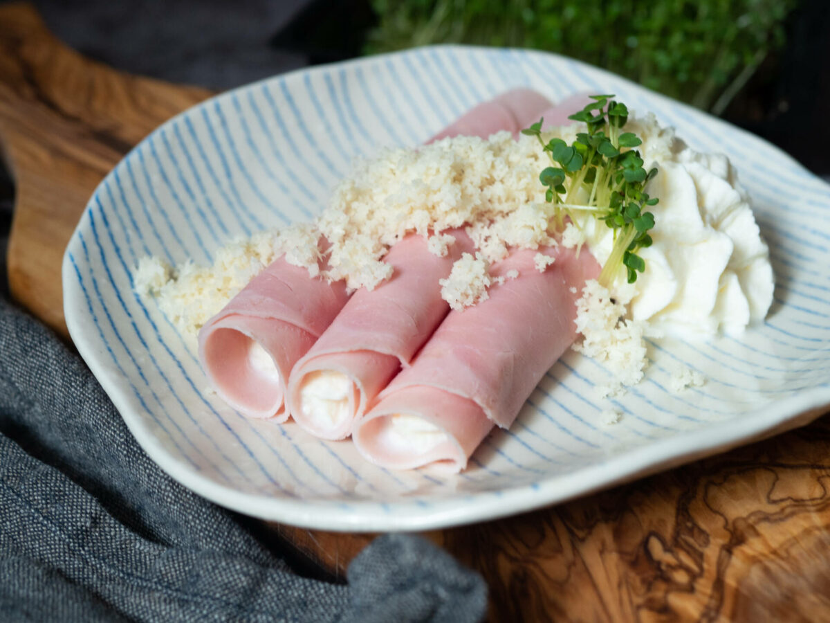 Šunková rolka s křenem a bylinkami Recept Oh My Chef